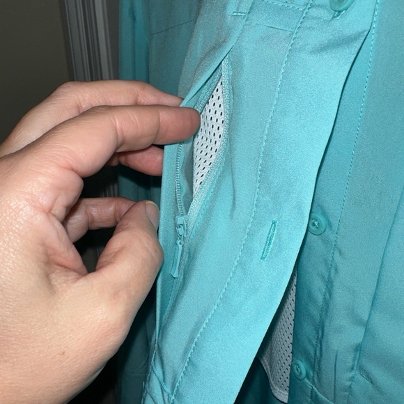 Womens fishing / active ware button down shirt: L. Mesh. Lightweight Long sleeve - Picture 9 of 10